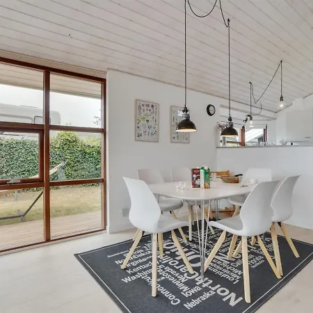 Semesterbostad Holiday Home Cathalina - 75M From The Sea By Interhome *