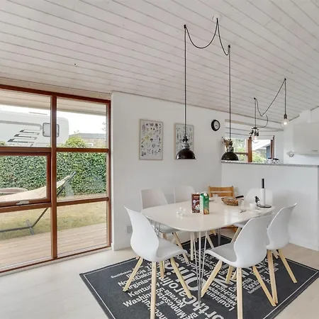 Casa de Férias Cathalina - 75m From The Sea By Interhome
