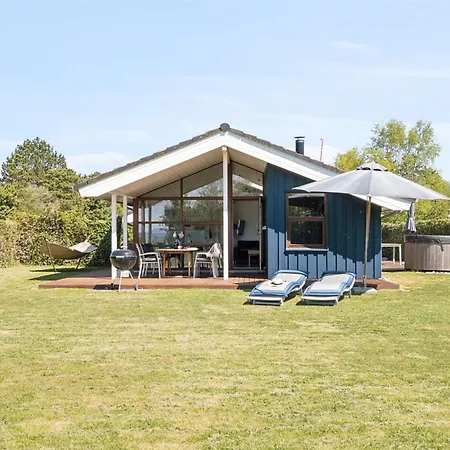 Holiday home Cathalina - 75m From The Sea By Interhome